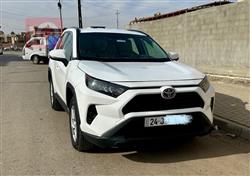 تۆیۆتا ڕاڤ 4